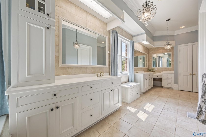Luxurious lakefront living! You will love every square foot of - photo 19