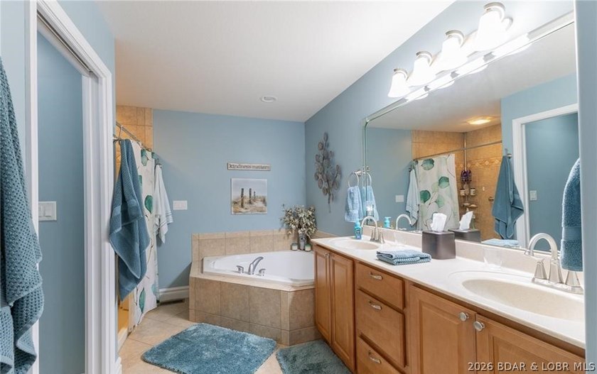 PRIME LOCATION in the heart of Osage Beach! IMPECCABLE - photo 23