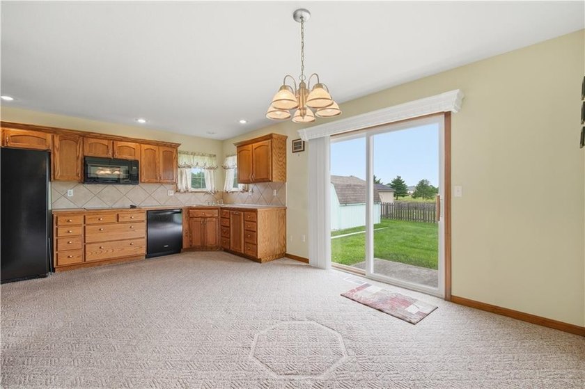 Welcome to this meticulously maintained, one-owner Ranch home in - photo 8