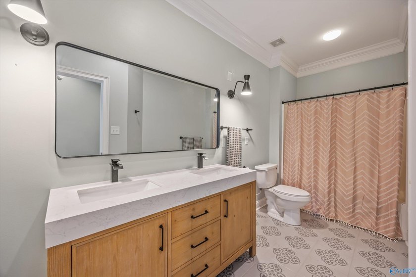 Luxurious lakefront living! You will love every square foot of - photo 30