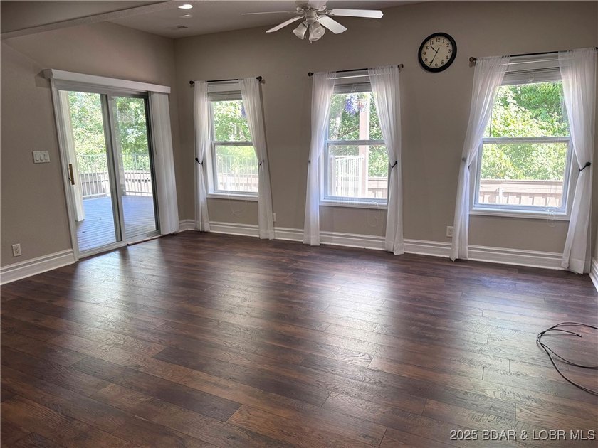 PRIME LOCATION in the heart of Osage Beach! IMPECCABLE - photo 35