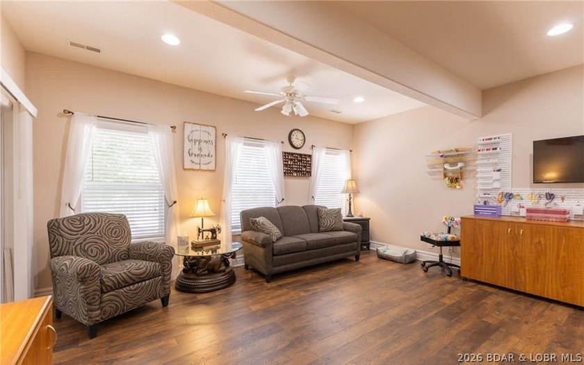 PRIME LOCATION in the heart of Osage Beach! IMPECCABLE - photo 40