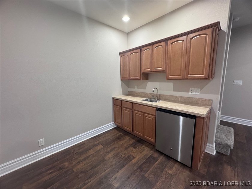PRIME LOCATION in the heart of Osage Beach! IMPECCABLE - photo 43