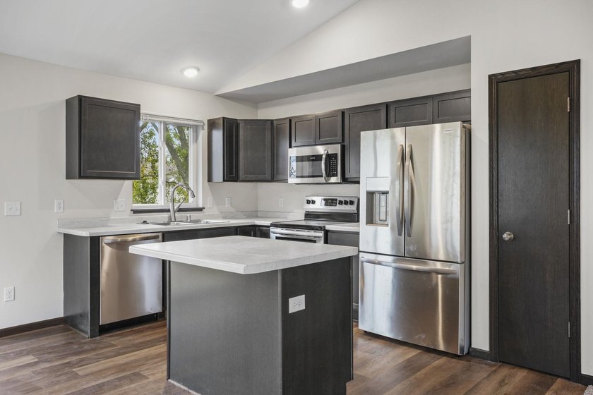 Breathtaking water views from this fully remodeled ZERO-LOT LINE - photo 9