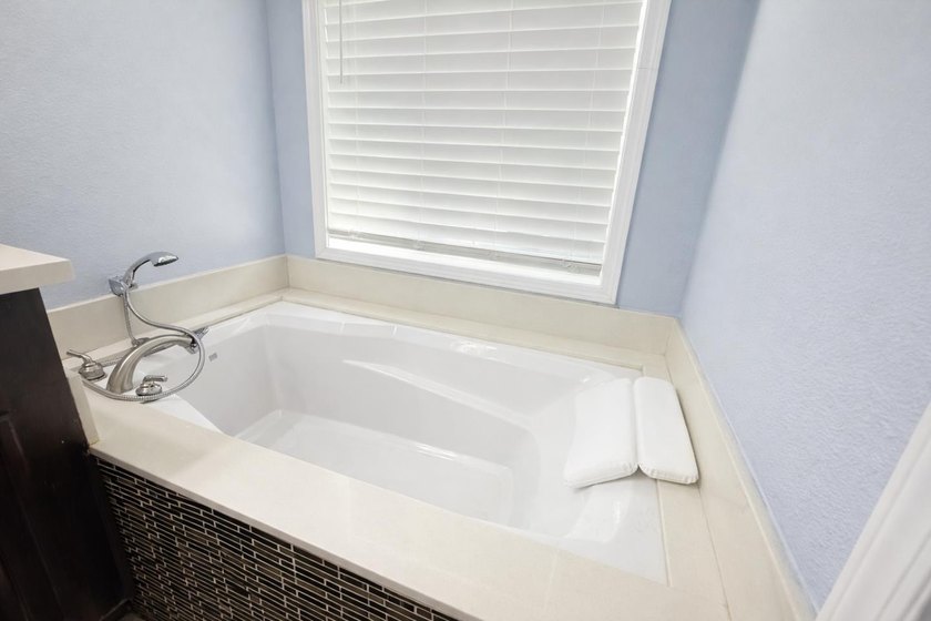 Welcome to this beautifully well-maintained home in San Jose - photo 11