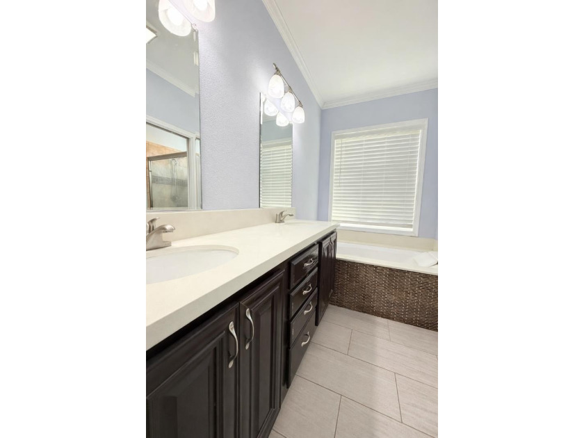 Welcome to this beautifully well-maintained home in San Jose - photo 12