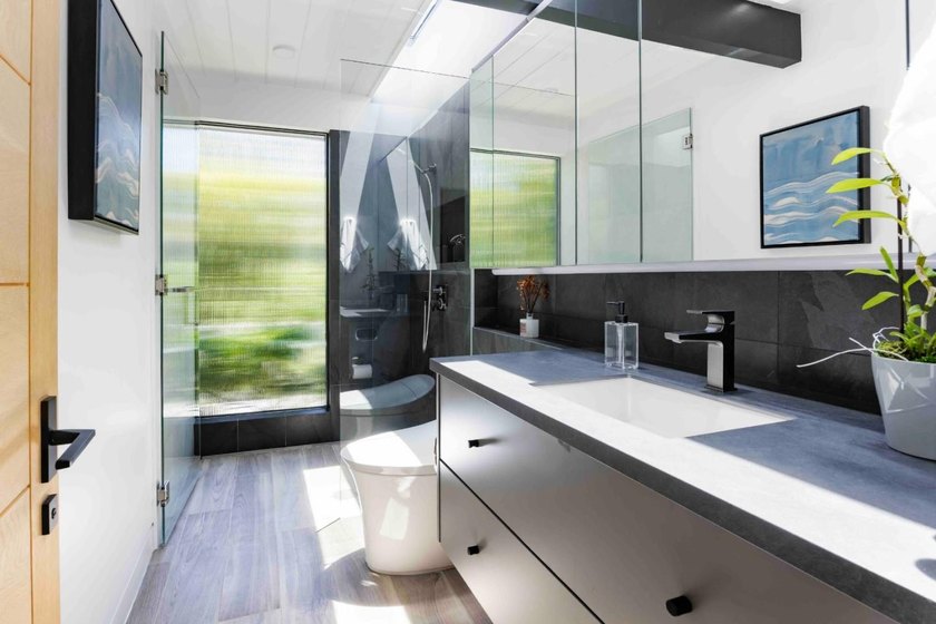 Completely renovated, this exceptional home blends iconic design - photo 16