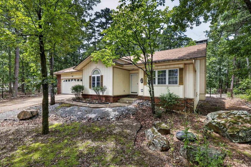 Private and spacious home surrounded by nature on all sides! - photo 3