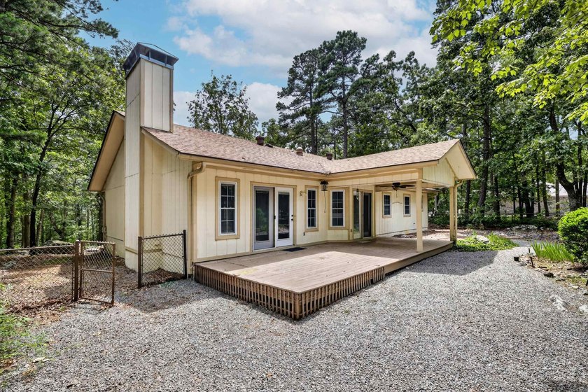 Private and spacious home surrounded by nature on all sides! - photo 4