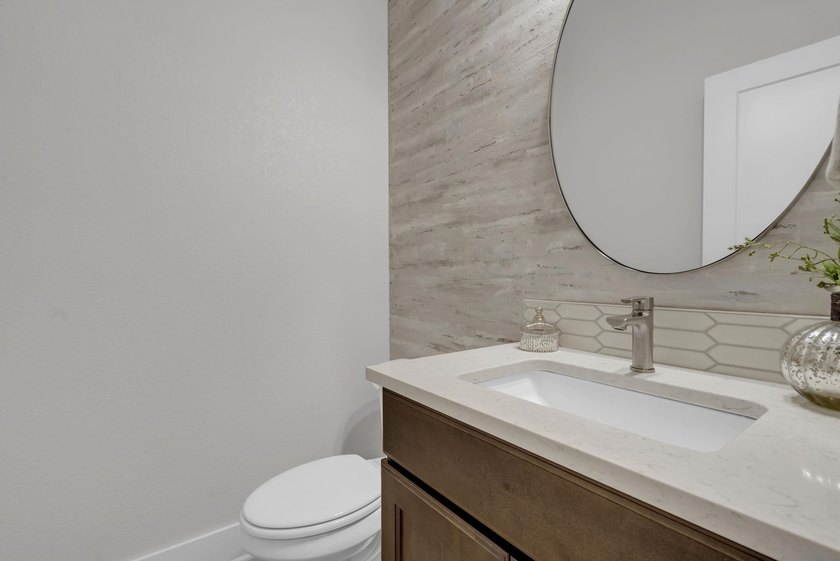 Seller will pay the first two years of HOA dues! This stunning - photo 24