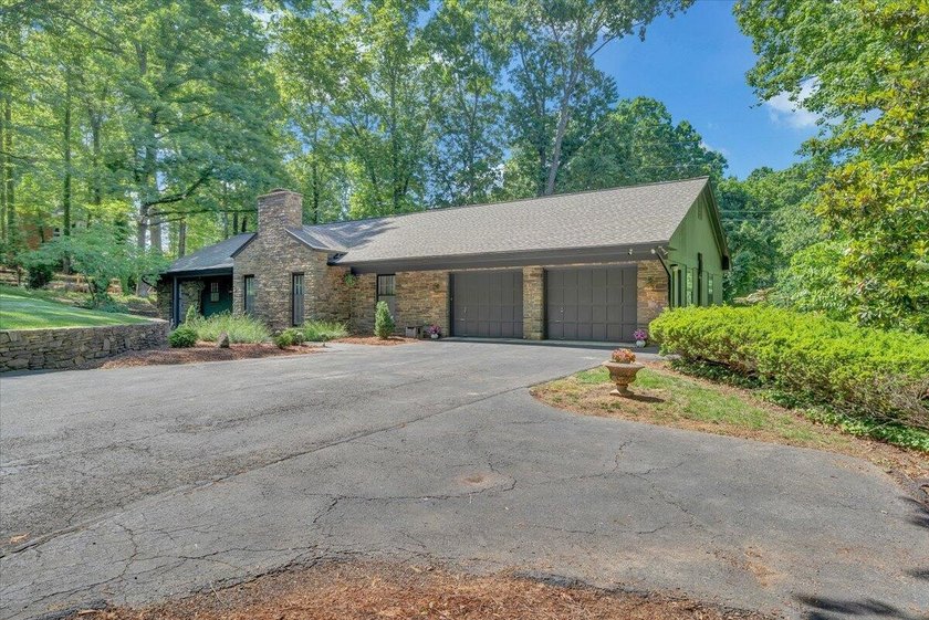 Welcome to this beautifully updated ranch home located in the - photo 5