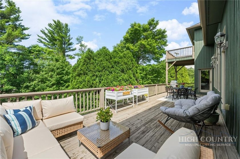 Welcome to 123 Cora's Path, a beautifully designed mountain - photo 17