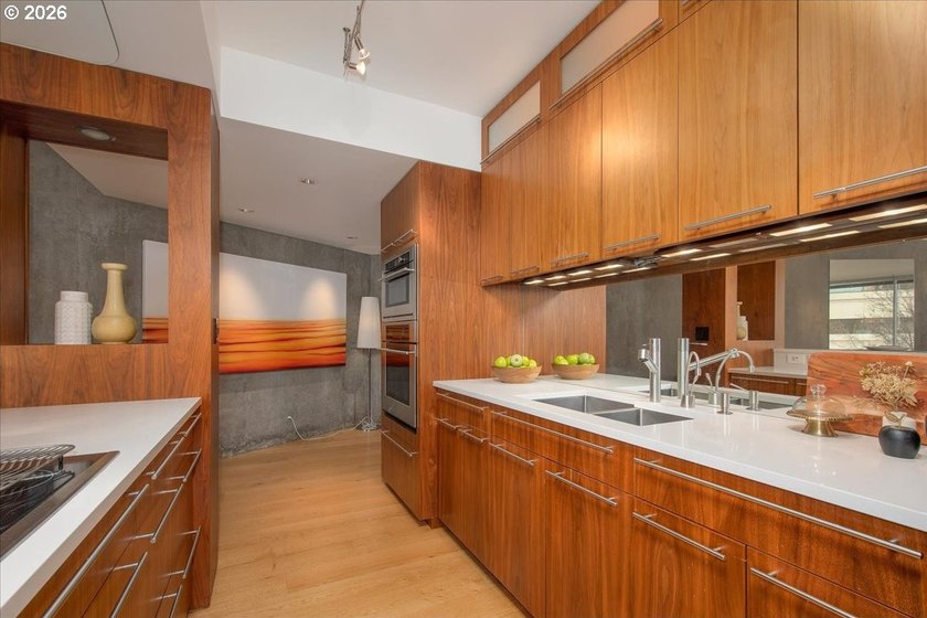 A time of great opportunity for condo buyers. Totally renovated - photo 22