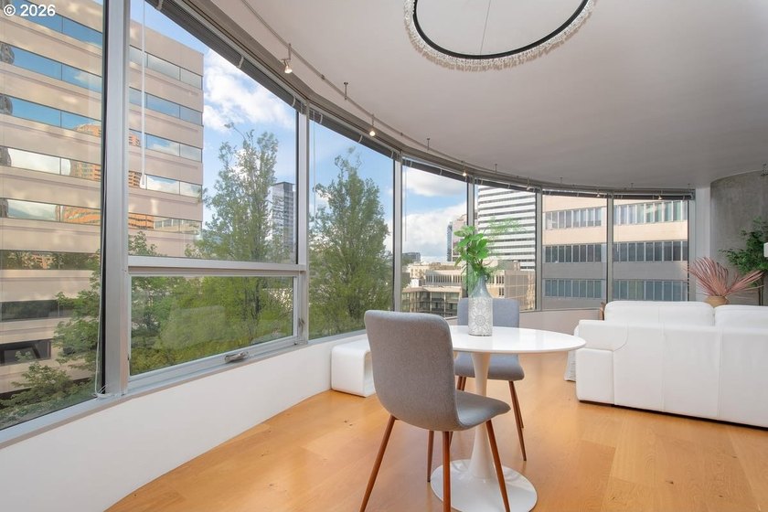 A time of great opportunity for condo buyers. Totally renovated - photo 23