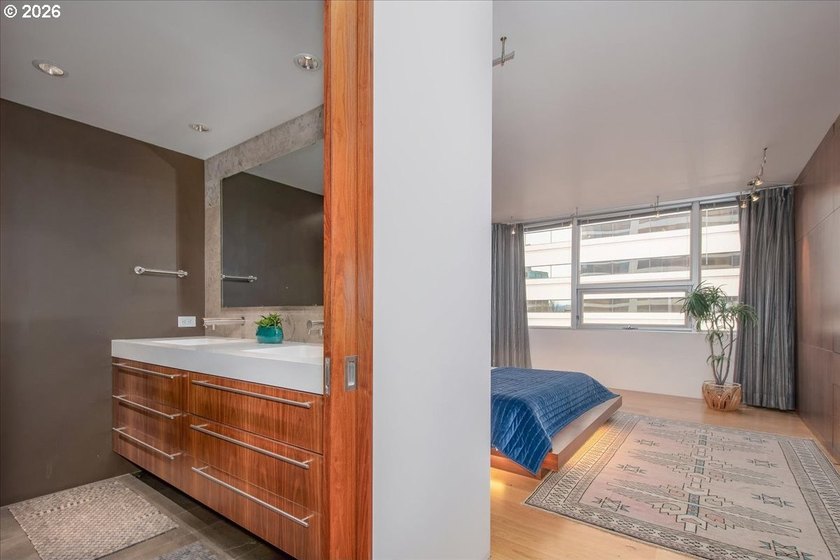 A time of great opportunity for condo buyers. Totally renovated - photo 24