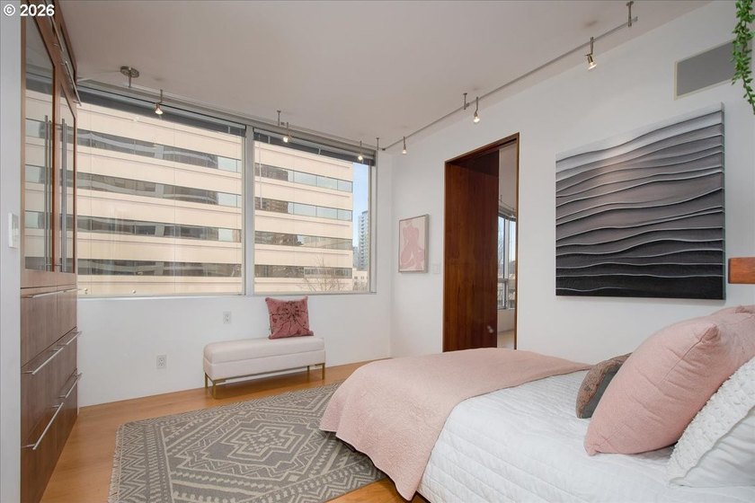 A time of great opportunity for condo buyers. Totally renovated - photo 29