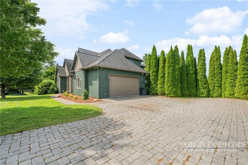 Welcome to 123 Cora's Path, a beautifully designed mountain - photo 31