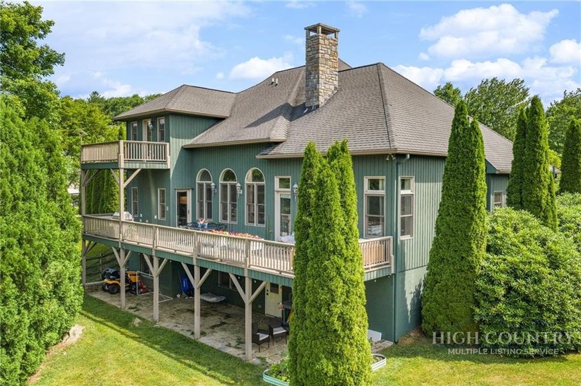 Welcome to 123 Cora's Path, a beautifully designed mountain - photo 32
