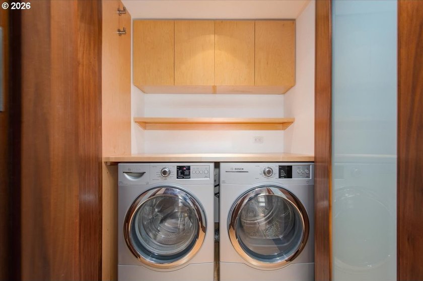 A time of great opportunity for condo buyers. Totally renovated - photo 34