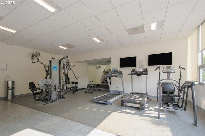 A time of great opportunity for condo buyers. Totally renovated - photo 41