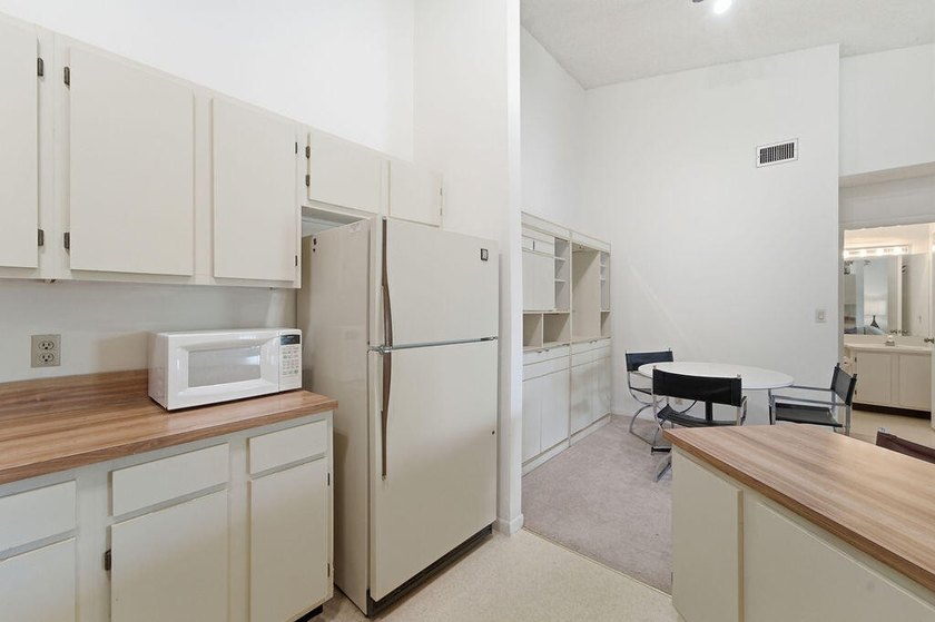 Welcome to Chasewood North in the heart of Jupiter! This - photo 8