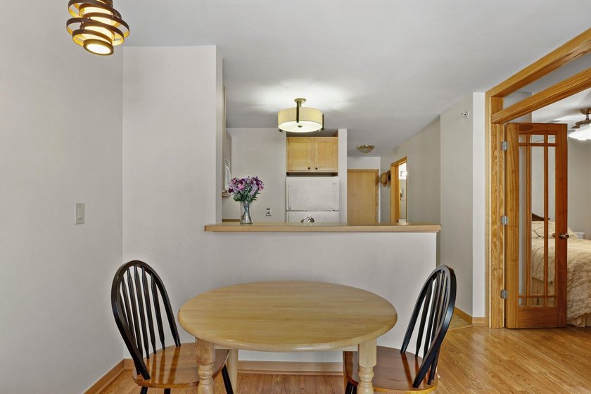 Experience urban living at Metropolitan Place! This sought-after - photo 7