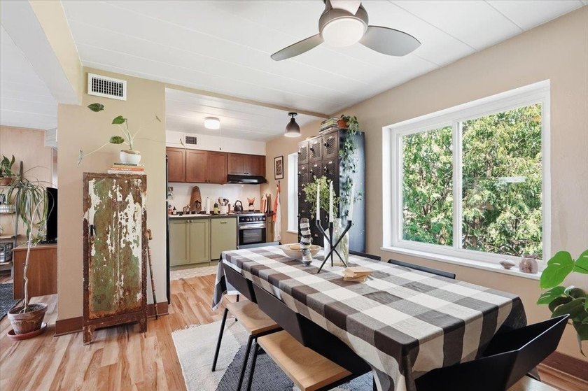 Stylish condo within walking distance to Lake Mendota. This - photo 5