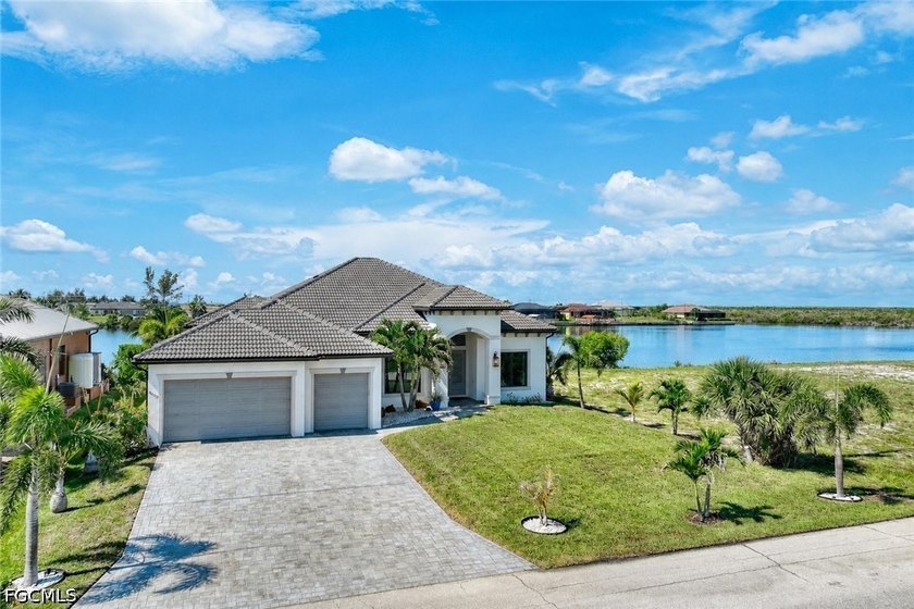 Rare combination of newer construction, panoramic open water - photo 8