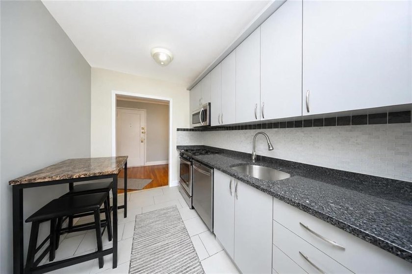 Spacious 1-bedroom, 1-bath co-op offering approximately 800 sq - photo 12