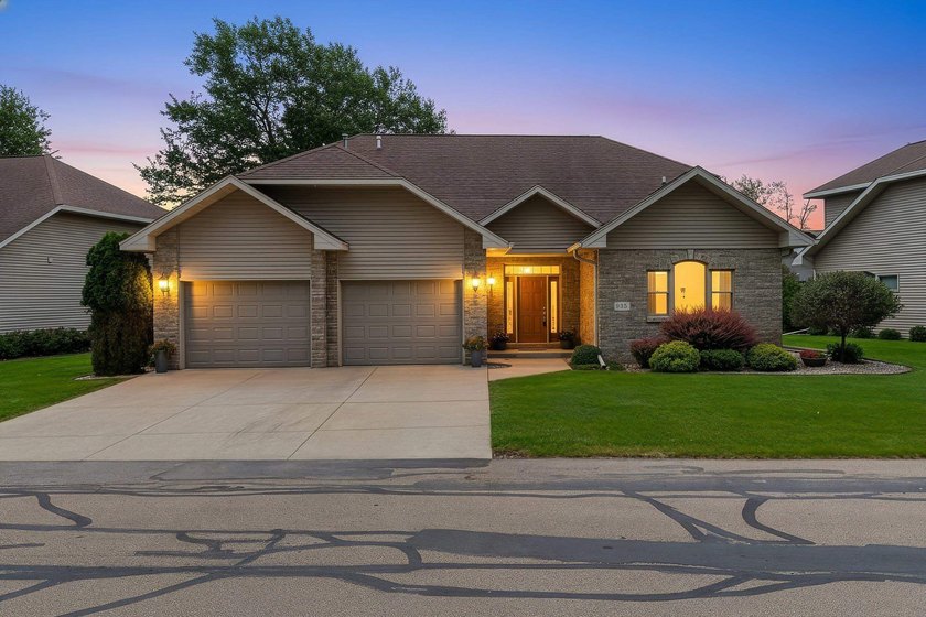 Experience lake living at its finest in this beautifully - photo 2
