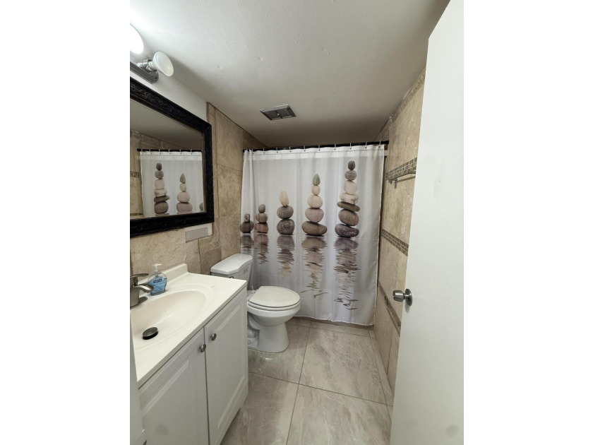 Ground Floor, 2 Bed | 2 Bath, Updated Kitchen, Updated Bathrooms - photo 18