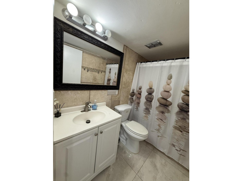 Ground Floor, 2 Bed | 2 Bath, Updated Kitchen, Updated Bathrooms - photo 19