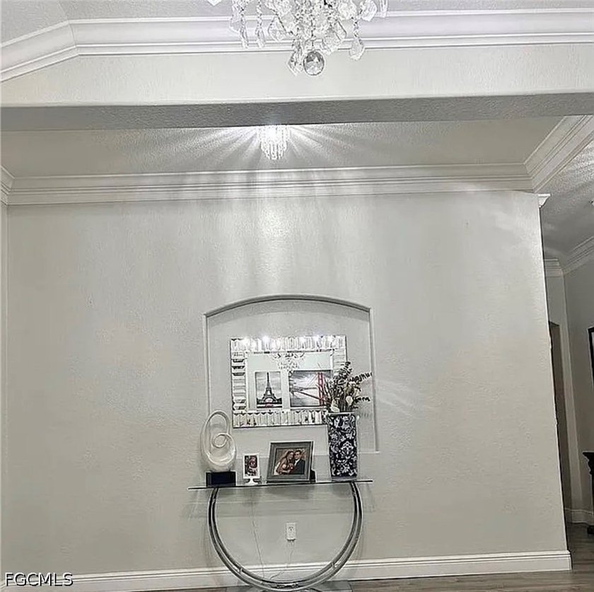 Welcome to this beautiful custom home city water &amp; sewer/in the - photo 3