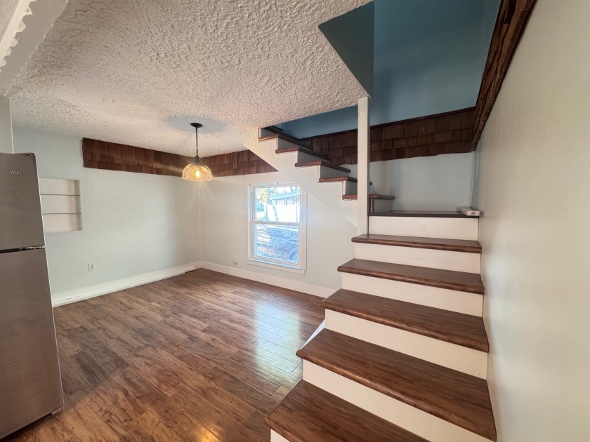 Updated two-level home with awesome indoor-outdoor flow! SOLD - photo 4