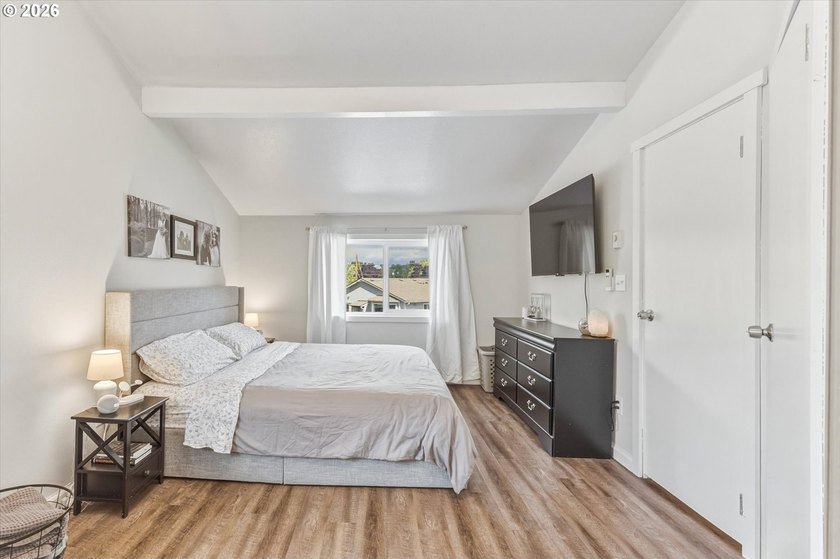 Immaculate, move-in ready cream-puff home that's been lovingly - photo 22