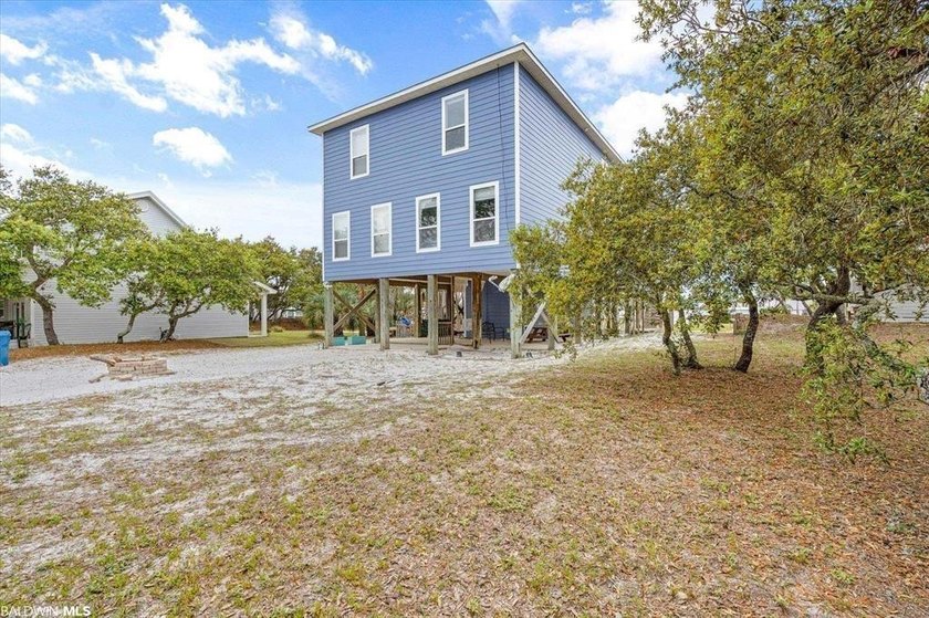 Whether you're searching for a full-time residence or the - photo 28