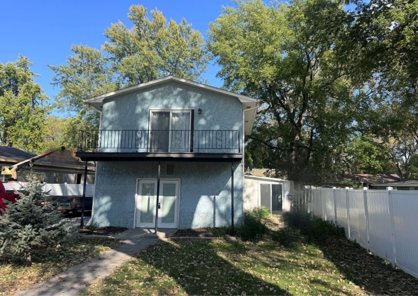 Updated two-level home with awesome indoor-outdoor flow! SOLD - photo 27