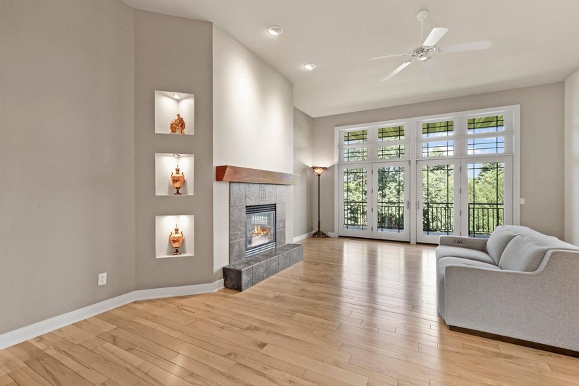 This gorgeous condo greets you with a handsome craftsman - photo 10