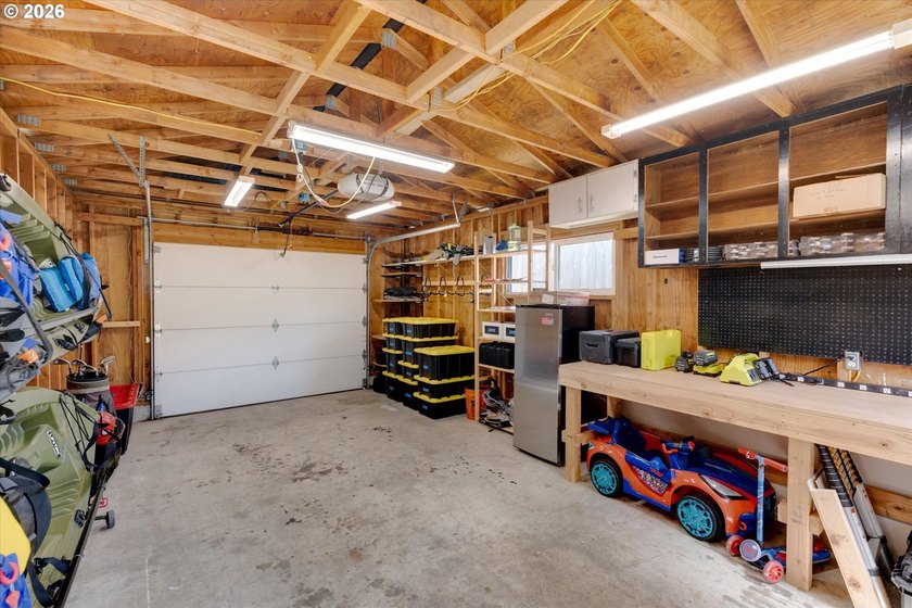 Immaculate, move-in ready cream-puff home that's been lovingly - photo 43