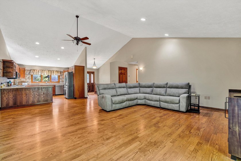 Enjoy access to SML at 400 Harbor Landing Dr.! Whether you're - photo 8