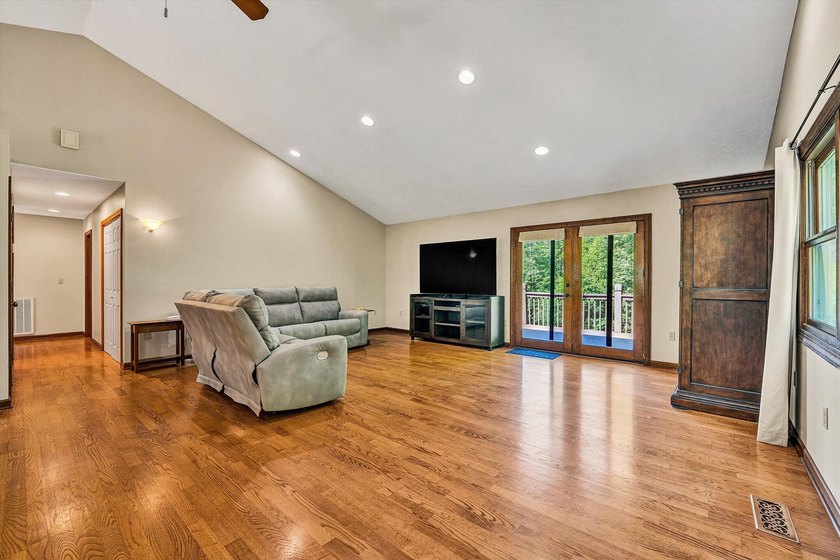 Enjoy access to SML at 400 Harbor Landing Dr.! Whether you're - photo 10