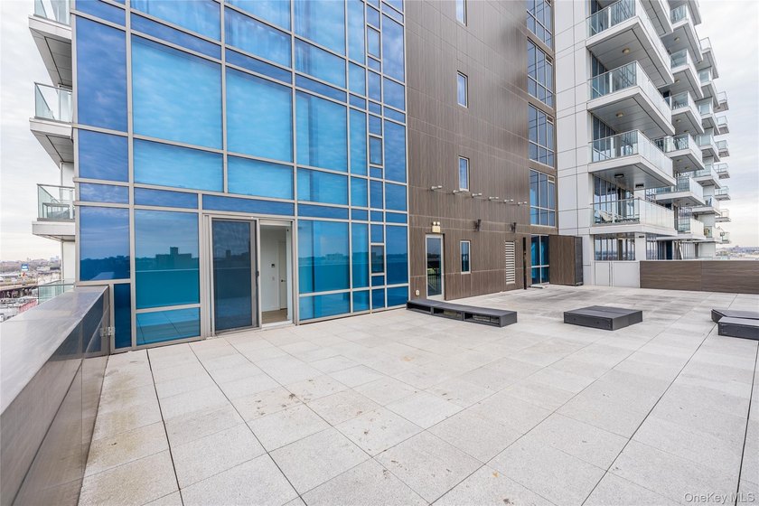 Luxury 2-bedroom, 2-bath residence in the heart of Flushing - photo 10