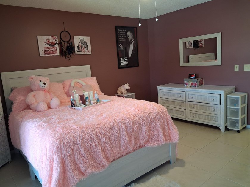 Welcome to this bright and Beautiful Maintained, Fully Furnished - photo 7