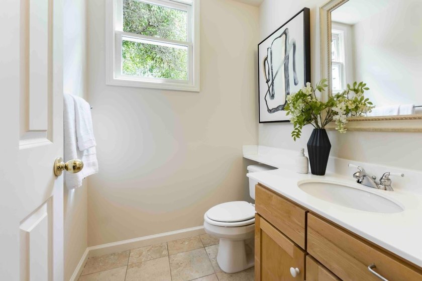 Ideally located in downtown Palo Alto yet set back from the - photo 11