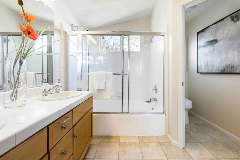 Ideally located in downtown Palo Alto yet set back from the - photo 15