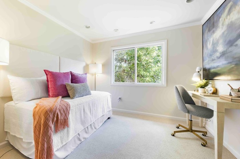 Ideally located in downtown Palo Alto yet set back from the - photo 17