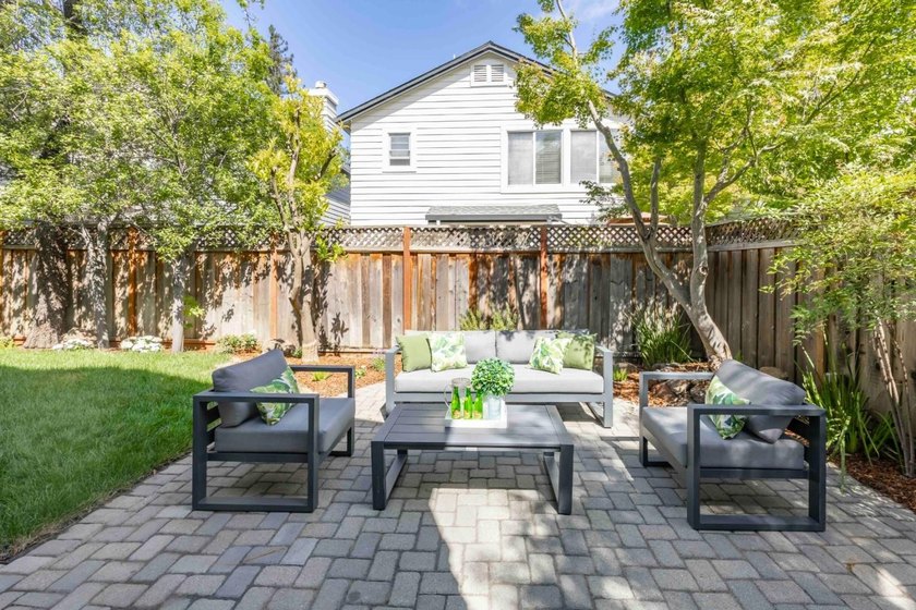 Ideally located in downtown Palo Alto yet set back from the - photo 22