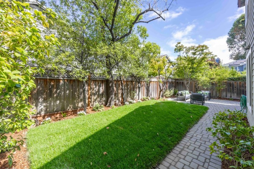 Ideally located in downtown Palo Alto yet set back from the - photo 24