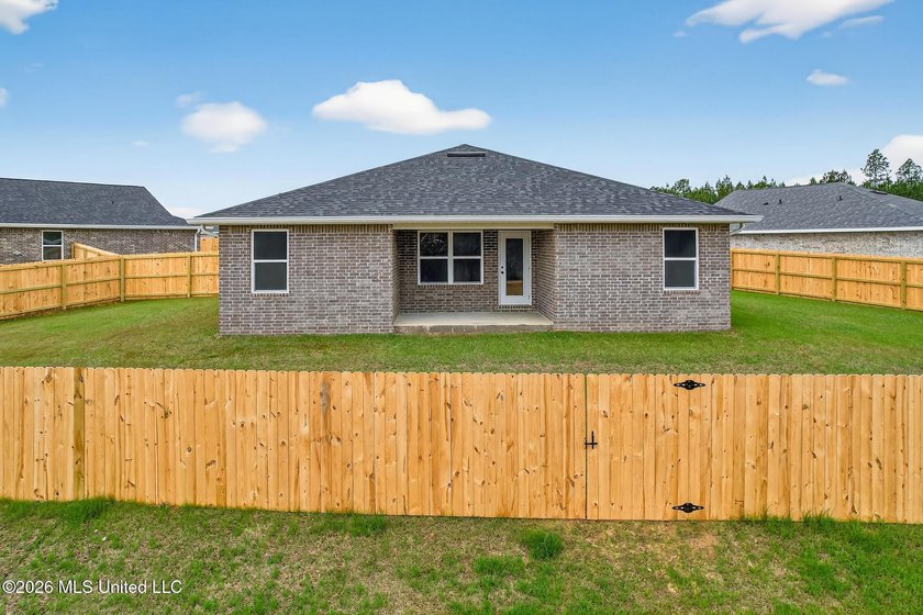 Move-In Ready Home - Comfort, Style, and Coastal Convenience - photo 26