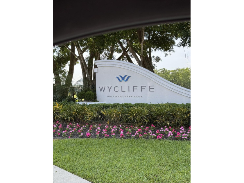 Don't miss this 3 bedroom 2 bath unit located in the beautiful - photo 3